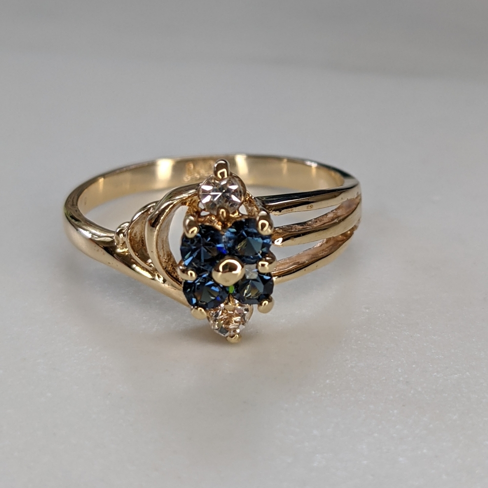 Vintage 14k Gold Imitation Sapphire Flower Ring
